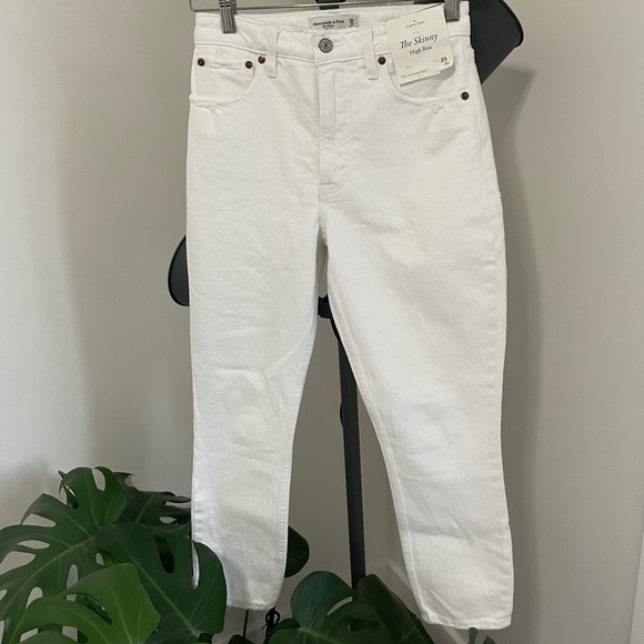 Abercrombie Jeans - Picture 3 of 6